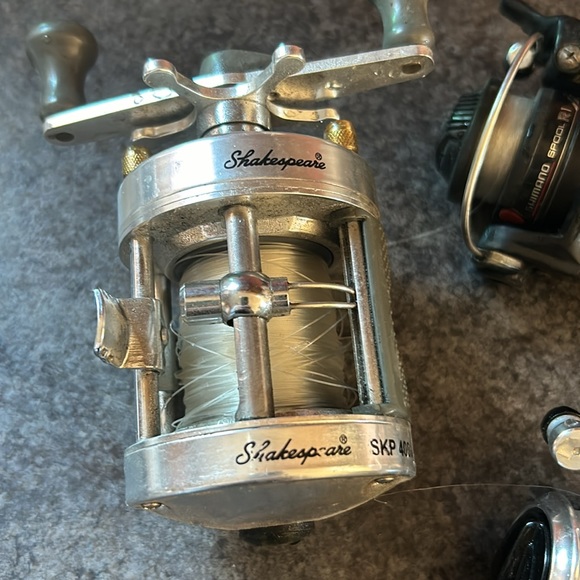 Sold as an entire set -Assorted fishing reels -for freshwater fishing. All work - Picture 2 of 6